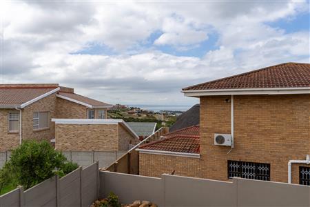 False - House For Sale in Menkenkop, Mossel Bay, Western Cape - M11959