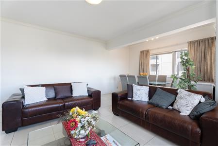 False - Apartment For Sale in Sea Point, Cape Town, Western Cape - M126594