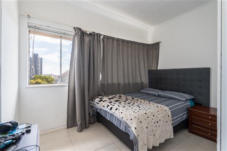False - Apartment For Sale in Sea Point, Cape Town, Western Cape - M126594