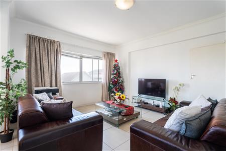 False - Apartment For Sale in Sea Point, Cape Town, Western Cape - M126594