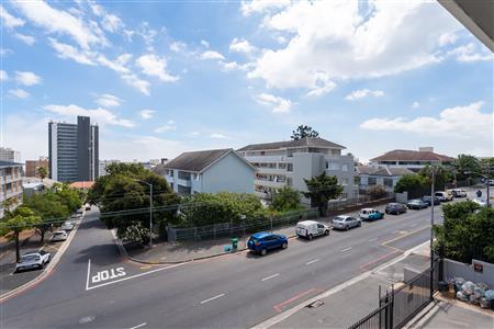 False - Apartment For Sale in Sea Point, Cape Town, Western Cape - M126594