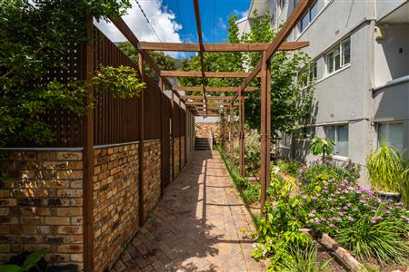 False - Apartment For Sale in Sea Point, Cape Town, Western Cape - M126594