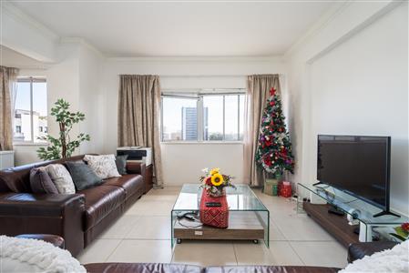 False - Apartment For Sale in Sea Point, Cape Town, Western Cape - M126594