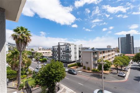 False - Apartment For Sale in Sea Point, Cape Town, Western Cape - M126594