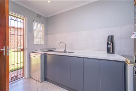 False - House For Sale in Fourways, Sandton, Gauteng - M126625