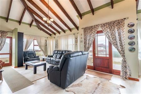 False - House withdrawn in Oceanview Heights, Struisbaai - M126617