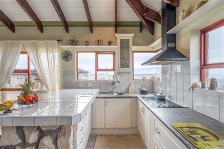 False - House withdrawn in Oceanview Heights, Struisbaai - M126617