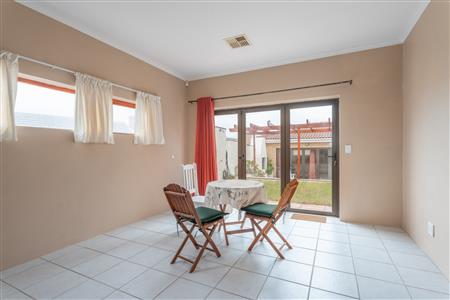 False - House withdrawn in Oceanview Heights, Struisbaai - M126617