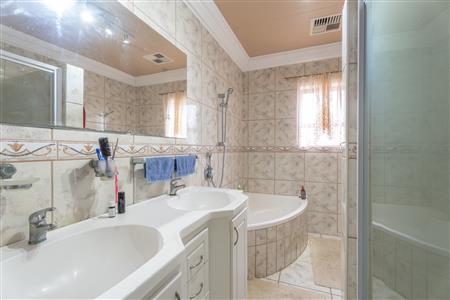 False - House withdrawn in Oceanview Heights, Struisbaai - M126617