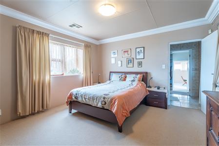 False - House withdrawn in Oceanview Heights, Struisbaai - M126617
