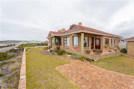 False - House withdrawn in Oceanview Heights, Struisbaai - M126617