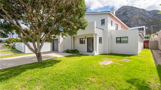 False - House For Sale in Voelklip, Hermanus, Western Cape - M126626