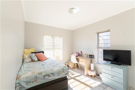 False - Townhouse For Sale in Brackenfell South, Brackenfell, Western Cape - M126637