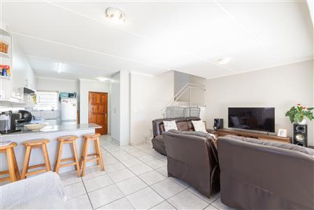 False - Townhouse For Sale in Brackenfell South, Brackenfell, Western Cape - M126637
