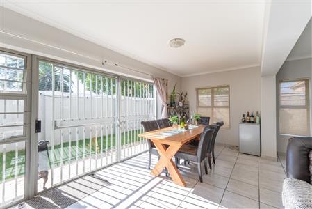 False - Townhouse For Sale in Brackenfell South, Brackenfell, Western Cape - M126637