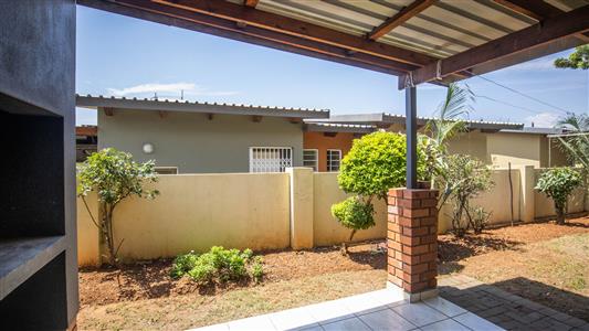 False - Apartment For Sale in Waterval East, Rustenburg, North West - M126642
