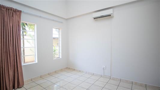 False - Apartment For Sale in Waterval East, Rustenburg, North West - M126642