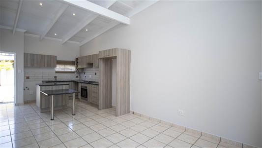 False - Apartment For Sale in Waterval East, Rustenburg, North West - M126642