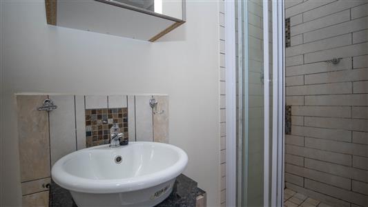 False - Apartment For Sale in Waterval East, Rustenburg, North West - M126642