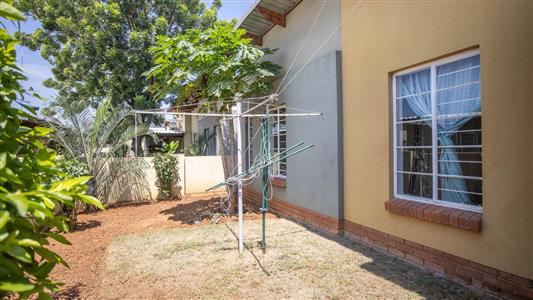 False - Apartment For Sale in Waterval East, Rustenburg, North West - M126642