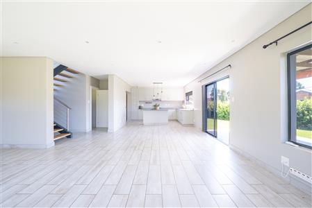 False - Townhouse For Sale in Leonard, Hilton, KwaZulu Natal - M126629