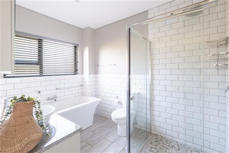 False - Townhouse For Sale in Leonard, Hilton, KwaZulu Natal - M126629