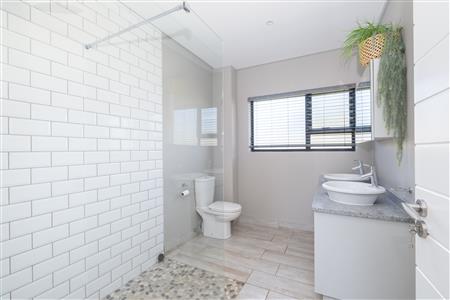 False - Townhouse For Sale in Leonard, Hilton, KwaZulu Natal - M126629