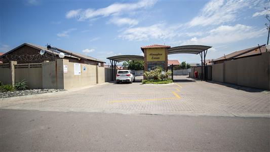 False - House For Sale in Waterval East, Rustenburg, North West - M126641