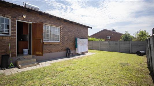 False - House For Sale in Waterval East, Rustenburg, North West - M126641