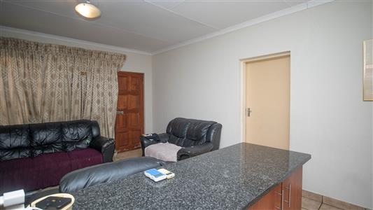 False - House For Sale in Waterval East, Rustenburg, North West - M126641