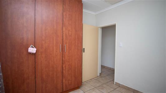False - House For Sale in Waterval East, Rustenburg, North West - M126641