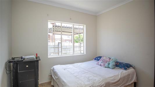 False - House For Sale in Waterval East, Rustenburg, North West - M126641