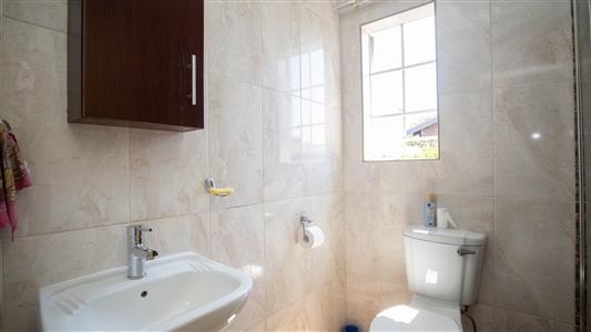False - House For Sale in Waterval East, Rustenburg, North West - M126641