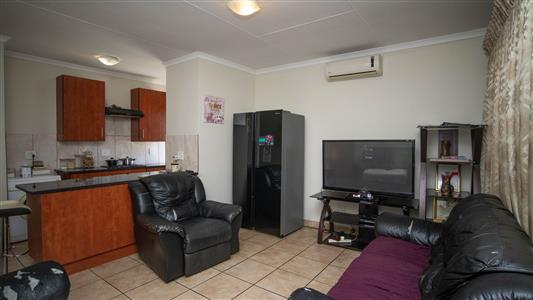 False - House For Sale in Waterval East, Rustenburg, North West - M126641