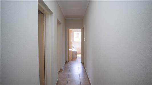 False - House For Sale in Waterval East, Rustenburg, North West - M126641