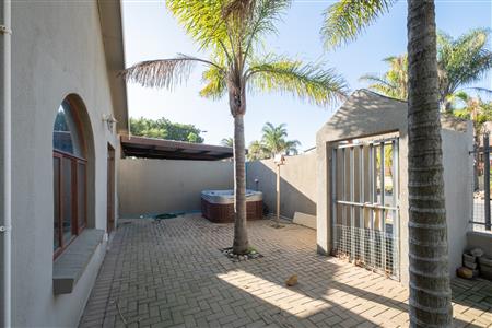 House For Sale in Protea Heights, Brackenfell, Western Cape - M126648