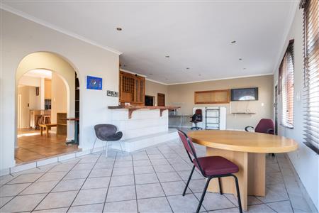 House For Sale in Protea Heights, Brackenfell, Western Cape - M126648