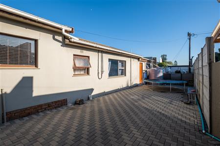 House For Sale in Protea Heights, Brackenfell, Western Cape - M126648