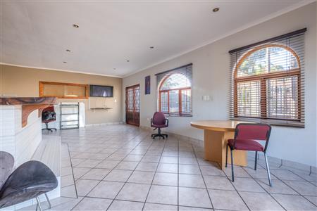 House For Sale in Protea Heights, Brackenfell, Western Cape - M126648