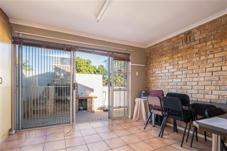 House For Sale in Protea Heights, Brackenfell, Western Cape - M126648