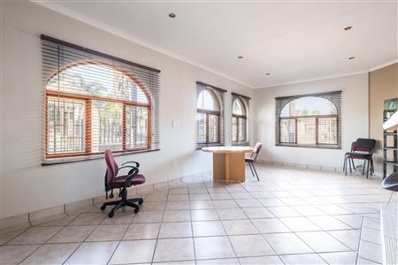 House For Sale in Protea Heights, Brackenfell, Western Cape - M126648