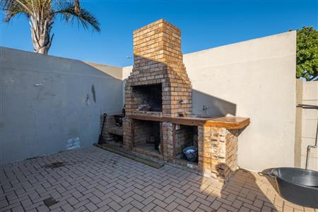 House For Sale in Protea Heights, Brackenfell, Western Cape - M126648