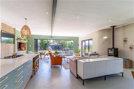 False - House For Sale in Paarl Central, Paarl, Western Cape - M126661