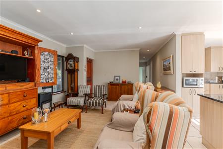 House Sold in Paarl North, Paarl, Western Cape - M126668