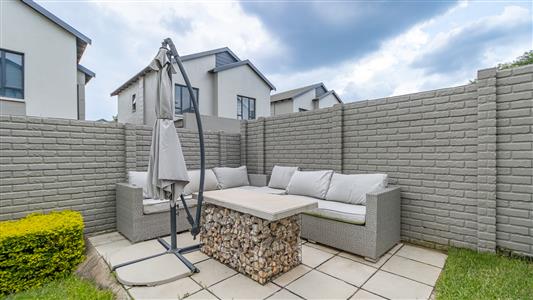 Townhouse For Sale in Fourways, Sandton, Gauteng - M126672