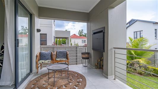 Townhouse For Sale in Fourways, Sandton, Gauteng - M126672