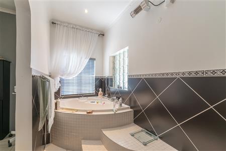 Farm For Sale in George Rural, George, Western Cape - M126695