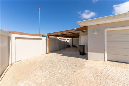 House For Sale in Whale Rock, Plettenberg Bay, Western Cape - M126688