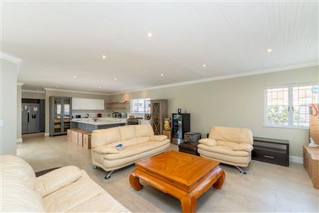 House For Sale in Whale Rock, Plettenberg Bay, Western Cape - M126688