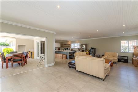 House For Sale in Whale Rock, Plettenberg Bay, Western Cape - M126688
